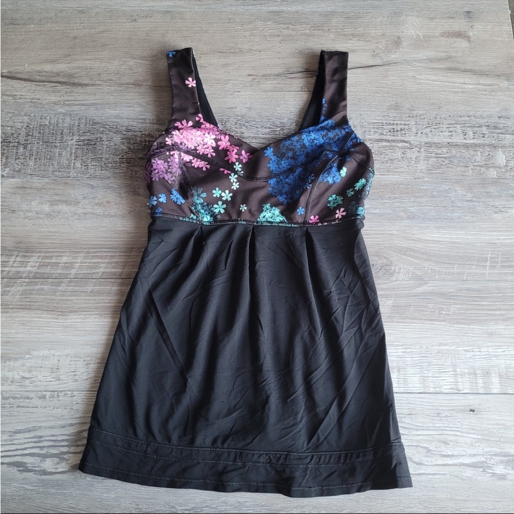Host pick - Lululemon Tame Me Tank